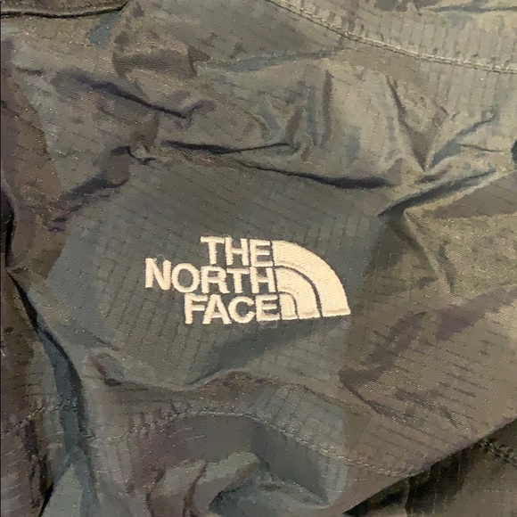 Rain jacket from north face (very negotiable) - Picture 2 of 3